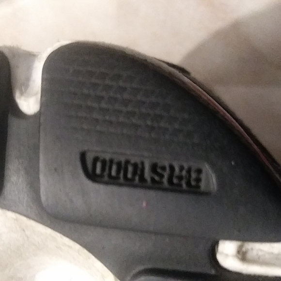 Women's, Nike Air Retaliate2, Sz: 7, Color: Black and Berry Athletic Shoe - Picture 6 of 9